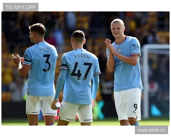 苏亚雷斯与哈兰德：全能中锋与终结机器的时代差异分析