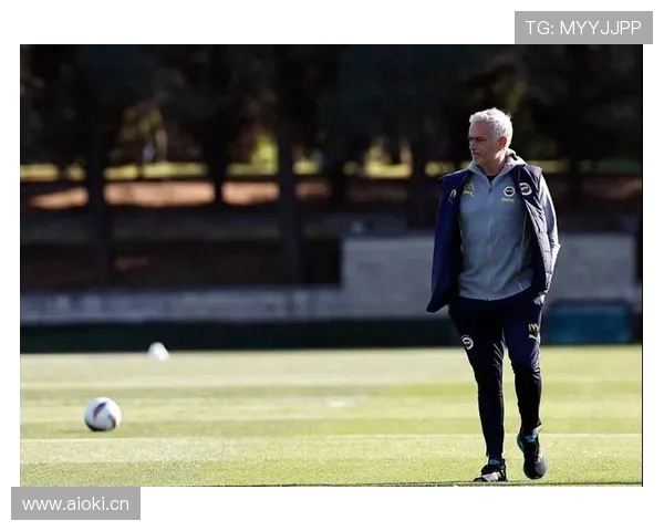 多特蒙德防线问题持续暴露,对球队欧冠资格争夺与赛季稳定性构成压力 多特蒙德防线问题持续暴露,对球队欧冠资格争夺与赛季稳定性构成压力