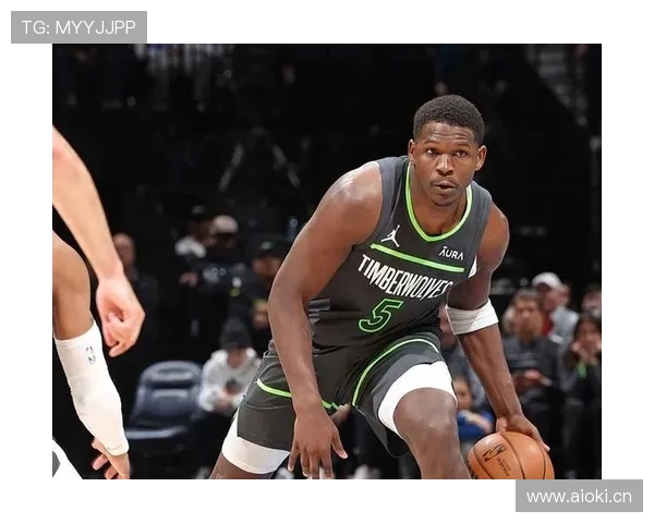 唐斯挡拆拉开空间效率明显优于队友爱德华兹